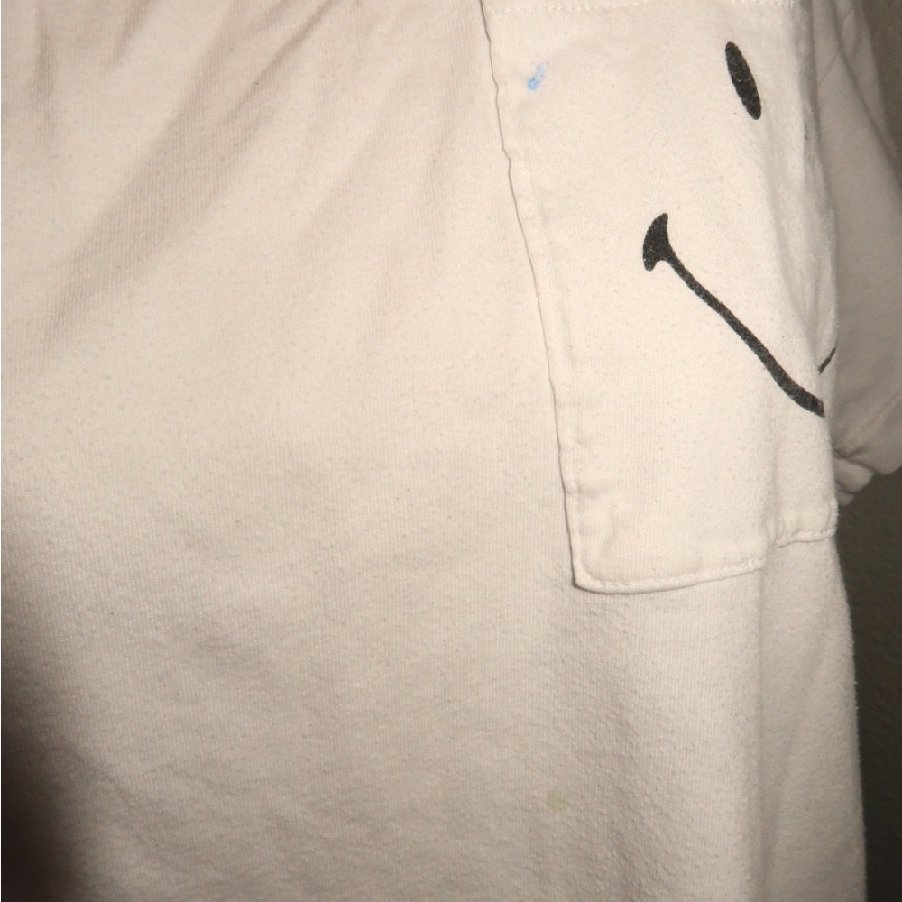 American Eagle Outfitters White Short-Sleeve Tee with Pocket Smiley - Picture 9 of 9